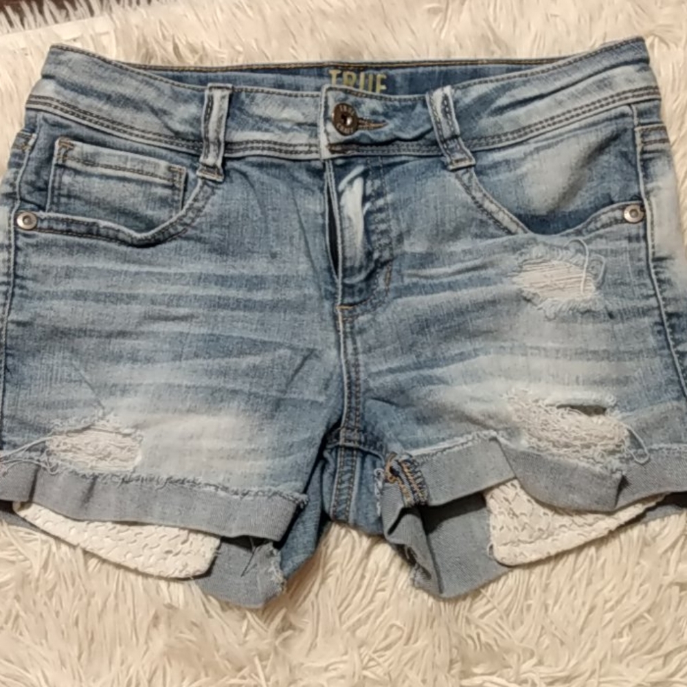 True Craft / girls distressed shorts Size 10